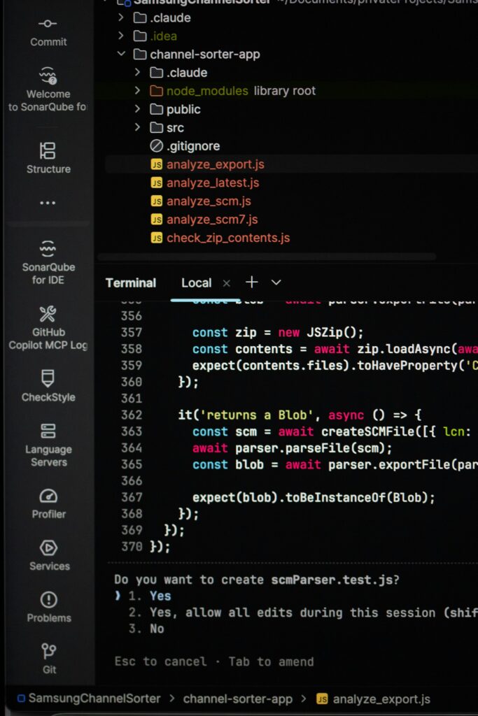 Tela escura de código representando a arquitetura técnica avaliada pelo AWS Well-Architected Framework